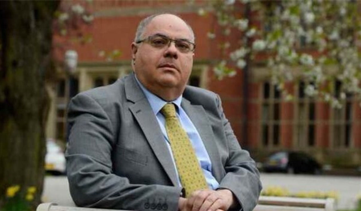 في مقابلة مع مسلم برس، قال الأكاديمي والكاتب البريطاني الفلسطيني في شؤون الشرق الأوسط كامل هواش: "نقل السفارة الأمريكية من تل أبيب إلى القدس سيكون قراراً متفجراً كما يرى العالم الإسلامي والفلسطينيون والأردن".