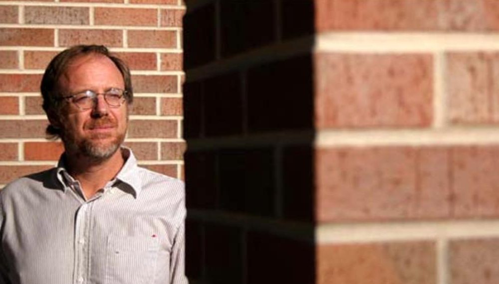 المقابلة المعدلة مع الدكتور كﻳﻔﻴﻦ ﺑﺎﺭﻳﺖ: "الإرهاب يستهدف المدنيين الأبرياء وهو غير متوافق مع الجهاد"