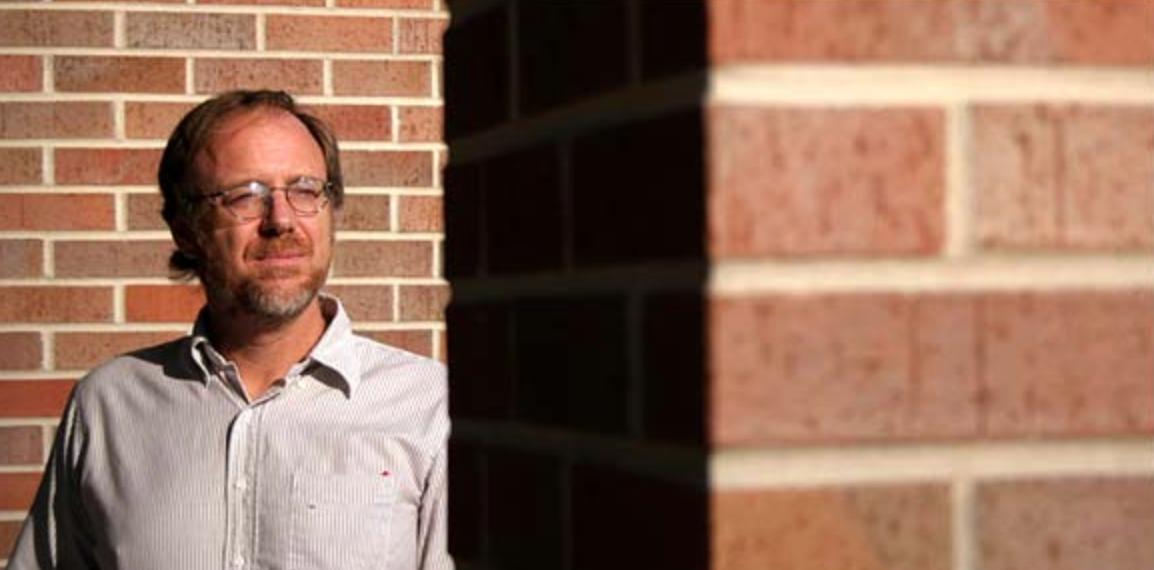 المقابلة المعدلة مع الدكتور كﻳﻔﻴﻦ ﺑﺎﺭﻳﺖ: "الإرهاب يستهدف المدنيين الأبرياء وهو غير متوافق مع الجهاد"